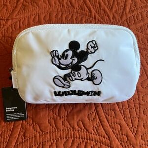 Mickey Mouse ''Mickey in Motion'' Everywhere Belt Bag by lululemon